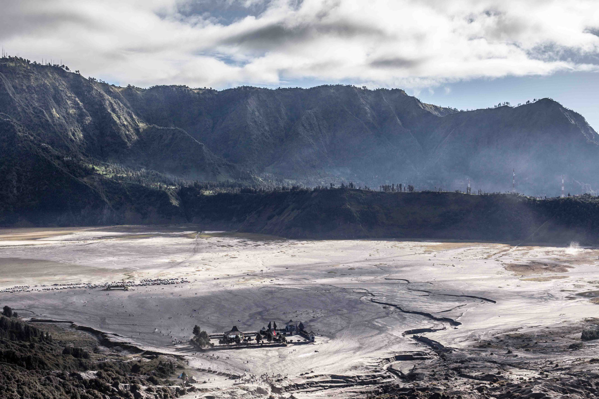 Sur les volcans de Java, en Indonésie