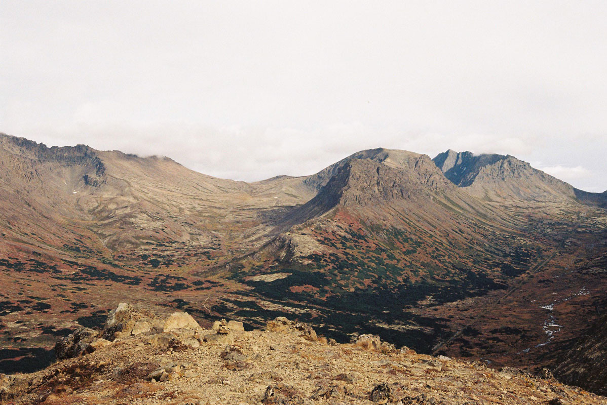 Photo du paysage montagneux illustrant leur road trip en Alaska
