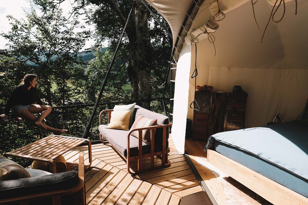 Dans ce guide Suisse, on vous propose de dormir dans une cabane.