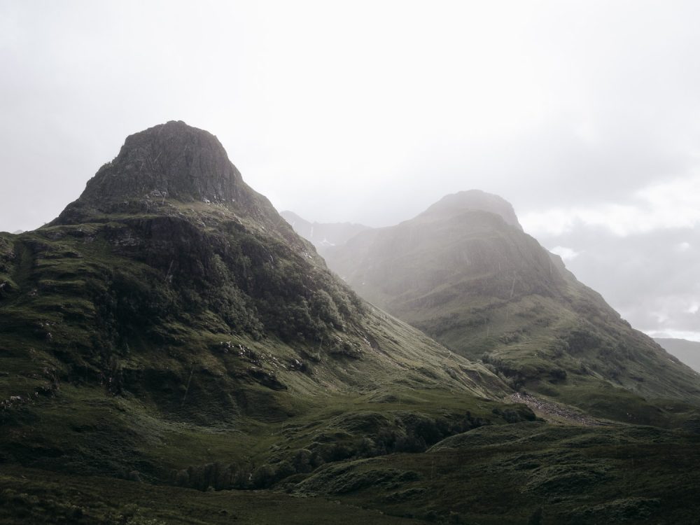 Paysage d'une rando en Écosse : Three Sisters, Bidean nam Bian.