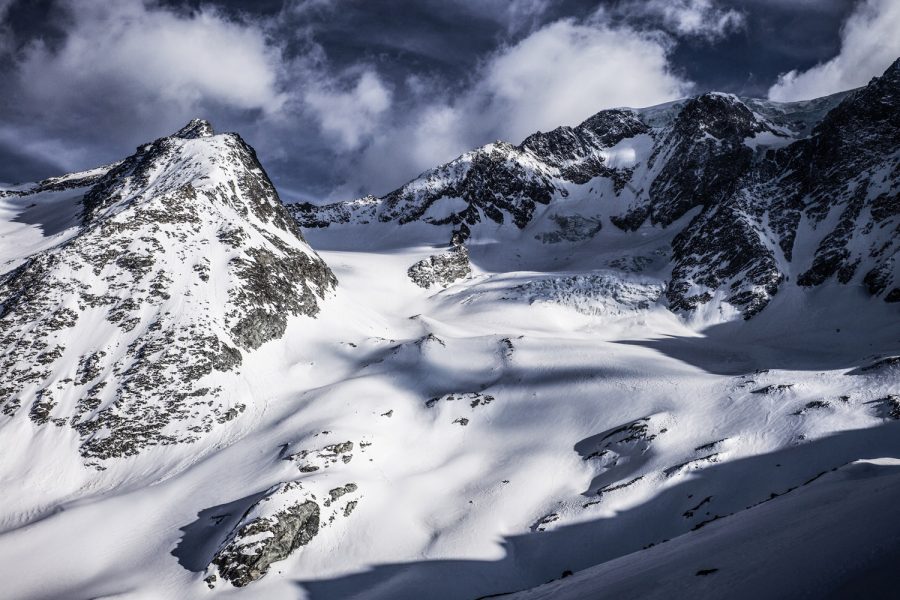 vue globale de l'ascension du Mont Vélan en ski de randonnée.