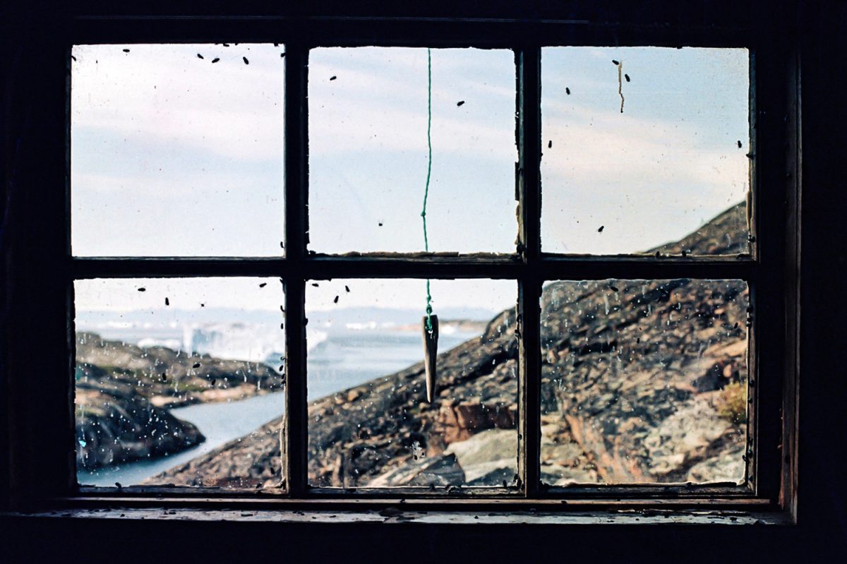 Fenêtre qui suscite le mystère au Groenland. 