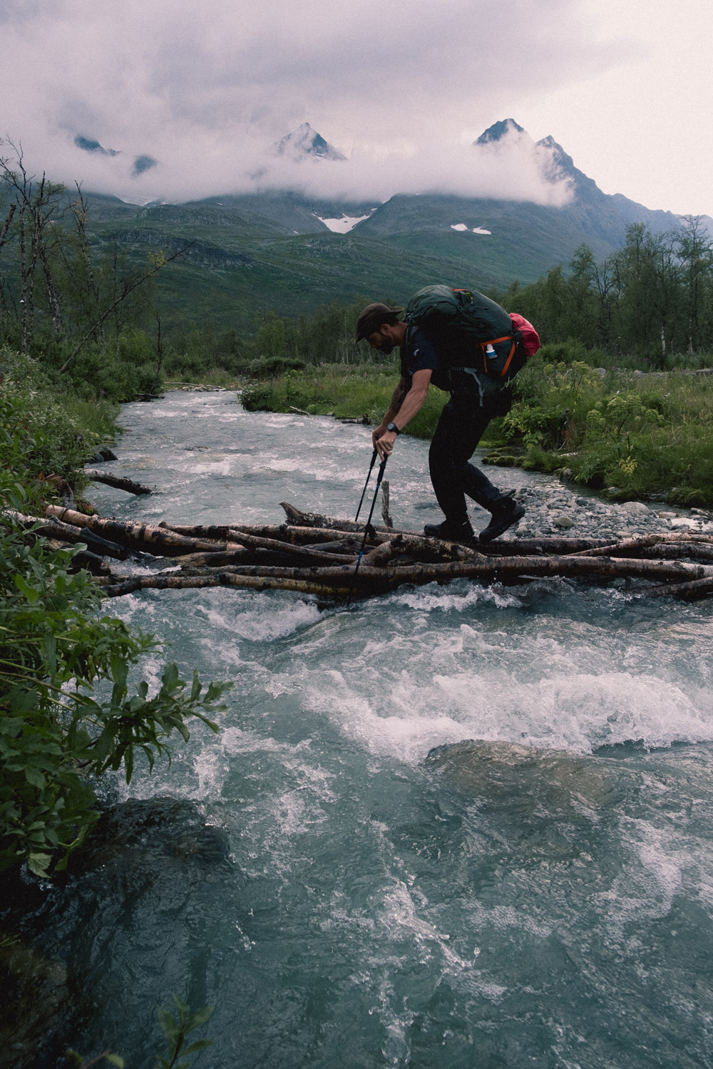 Cours d'eau traversé lors du trek au Sarek.