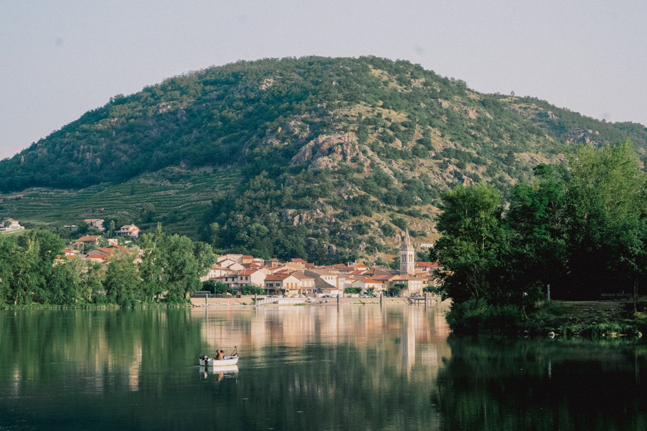 L'Ardèche tient son nom de la rivière qui la traverse.