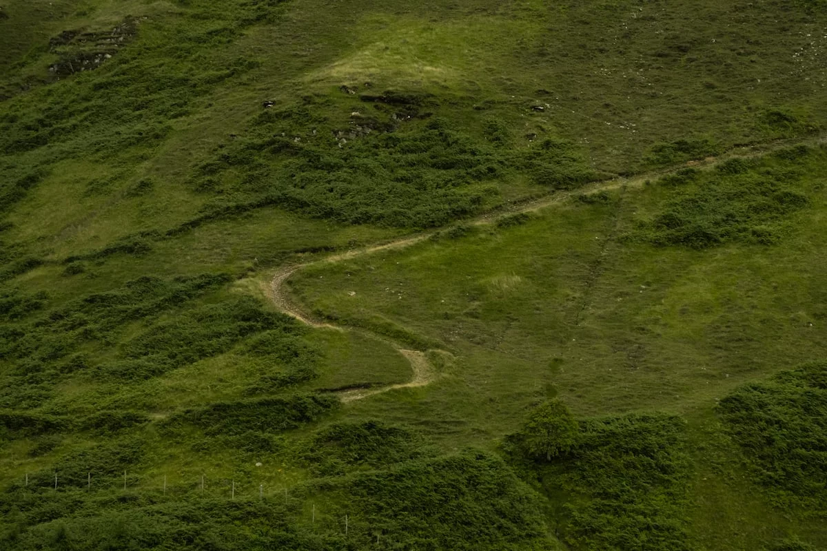 La randonnée sur le Cape Wrath Trail sillonne dans les Highlands écossais.